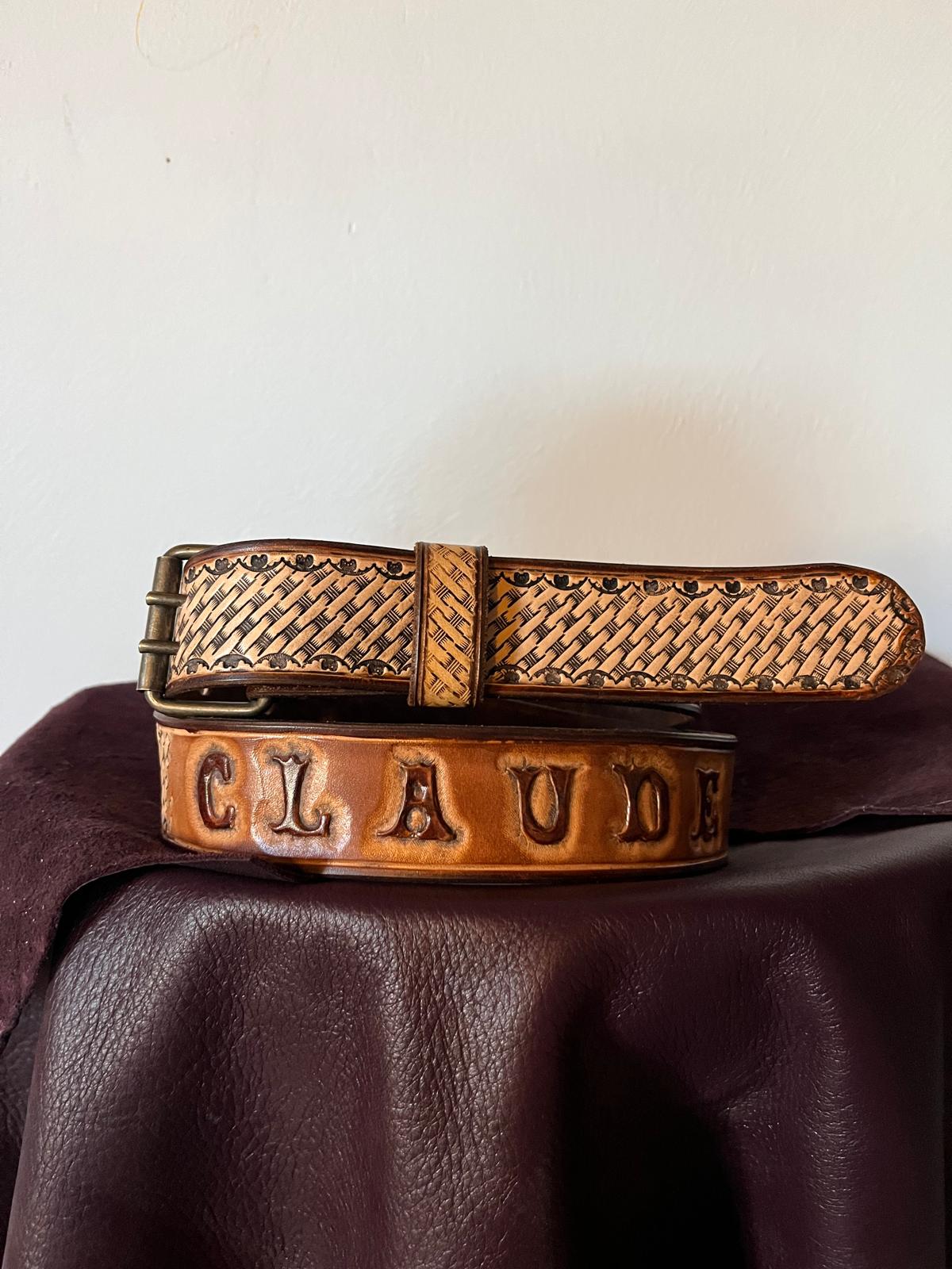 Ceinture en cuir sur mesure repoussé avec un prénom